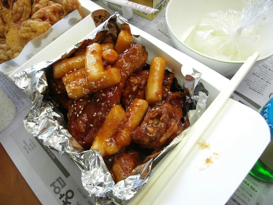 피자나부랭이가 치느님과 라이벌이라고 주장하는게 어이없는 이유.jpg | 인스티즈