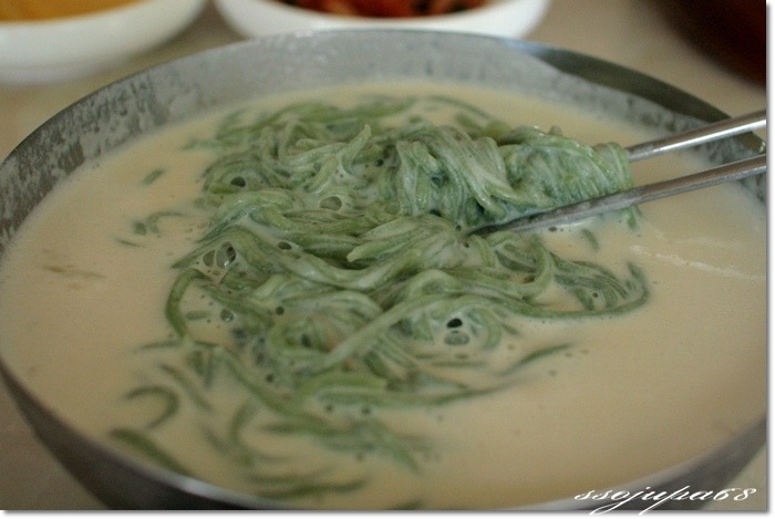 맷돌콩물국수 이미지