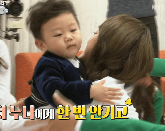 오늘자 슈퍼맨이 돌아왔다 아이오아이 움짤.gif (ㅂㄷㅂㄷ) | 인스티즈