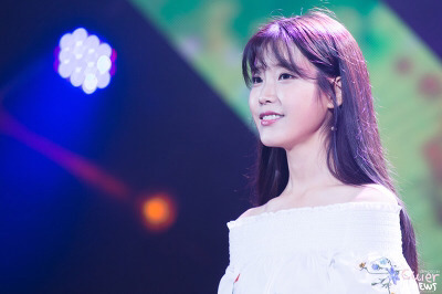 중국에 간 아이유 | 인스티즈