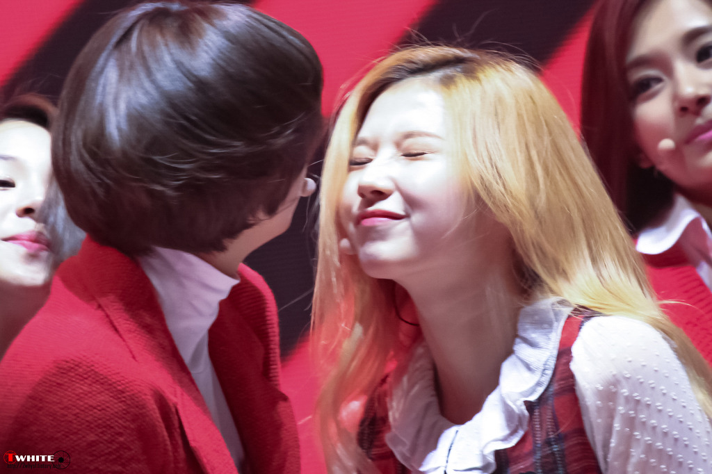 트와이스 윾쾌한 사나.gif | 인스티즈