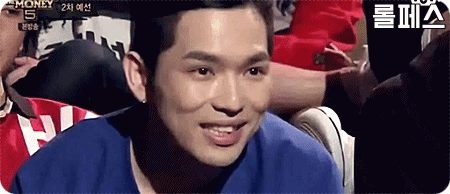 갑자기 표정이 굳는 산체스.gif | 인스티즈
