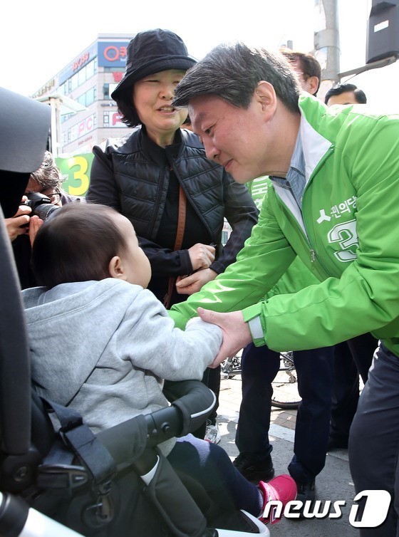 대선후보와 아기 | 인스티즈