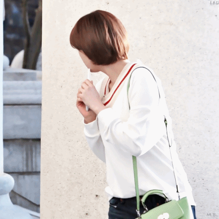 훔쳐보다 화들짝 놀라는 트와이스 정연.gif | 인스티즈