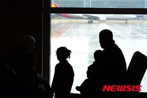 오늘 인천공항으로 들어온 시리아 난민.jpg | 인스티즈