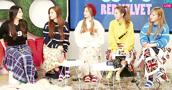만만한 슬기만 줘패는 아이린.gif | 인스티즈