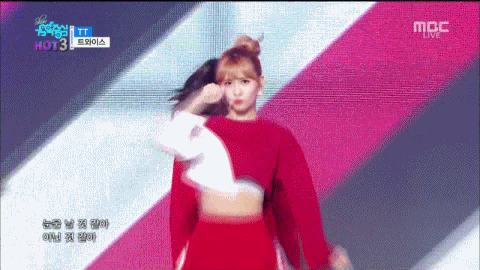 [twice] 오늘자 트와이스 모구리 모모 움짤.gif | 인스티즈