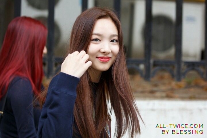 여덕 끌어모으는 트와이스 멤버 | 인스티즈