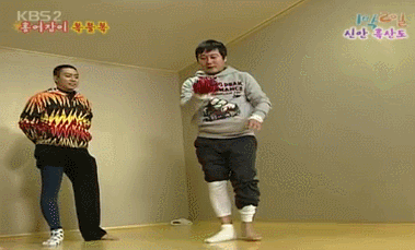 [1박2일] 레전드 돼지슬라이드 & 제기가 분리 gif | 인스티즈