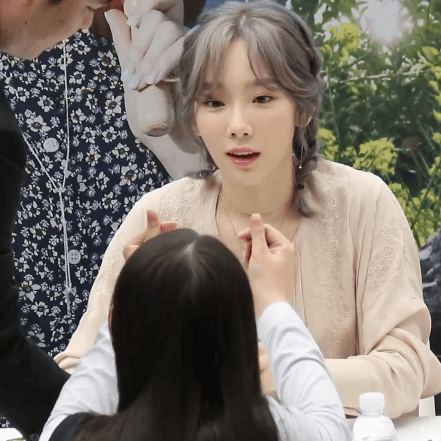 걸그룹 팬사인회에 가는 이유.gif | 인스티즈