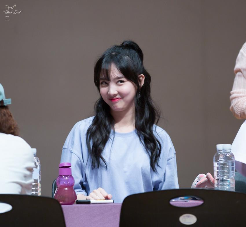 [트와이스] 서열9위 토끼언니 맏내 나연 짤들.jpg | 인스티즈