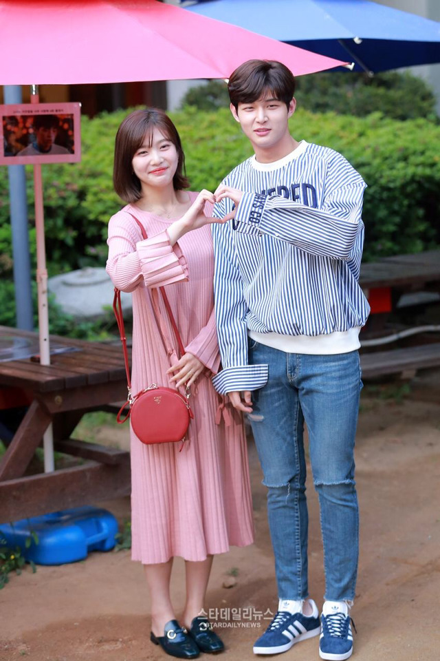 오늘자 레드벨벳 조이 | 인스티즈