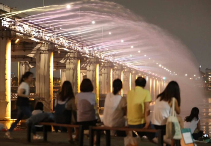 열대야에 잠못이루는 서울 한강변 공원들 | 인스티즈