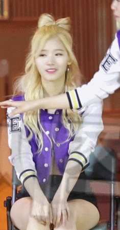 코 먹는 사나.gif | 인스티즈