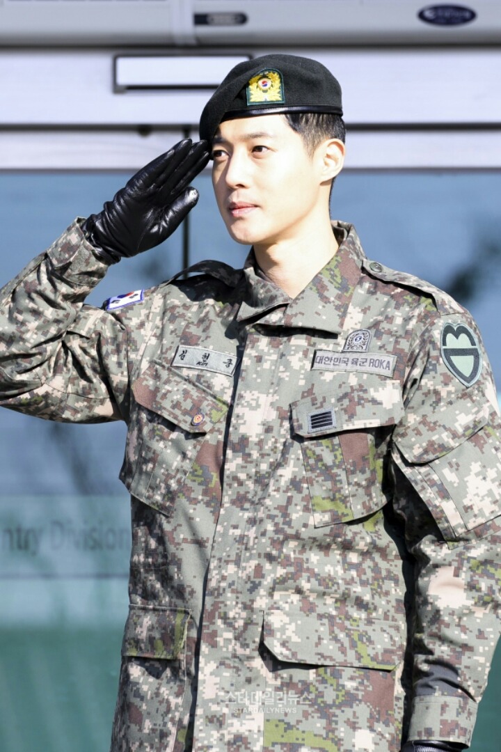 오늘자 김현중 전역 | 인스티즈