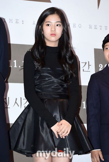 오늘자 강동원과 신은수 | 인스티즈