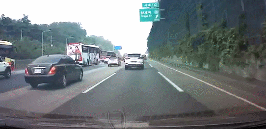 고속도로 운전하면서 자주 봄.gif | 인스티즈