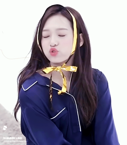 에이프릴 밀레니엄베이비 예나.gif | 인스티즈