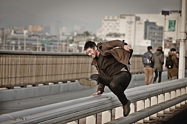 공유 주연의 용의자와 본 시리즈의 세계관이 같았을수도 있었던 비하인드 스토리 | 인스티즈