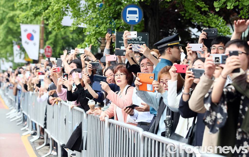 오늘자 문재인 대통령 사진들 .jpg | 인스티즈