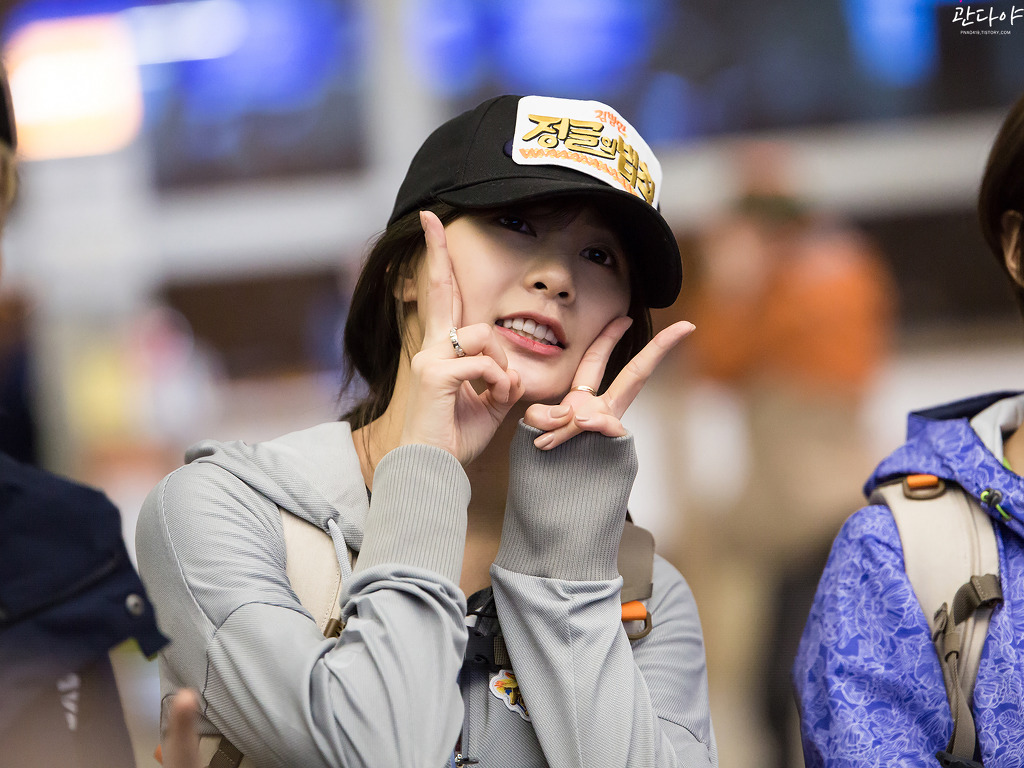 160324 인천공항 출국 에이핑크 하영 By.관다야 | 인스티즈