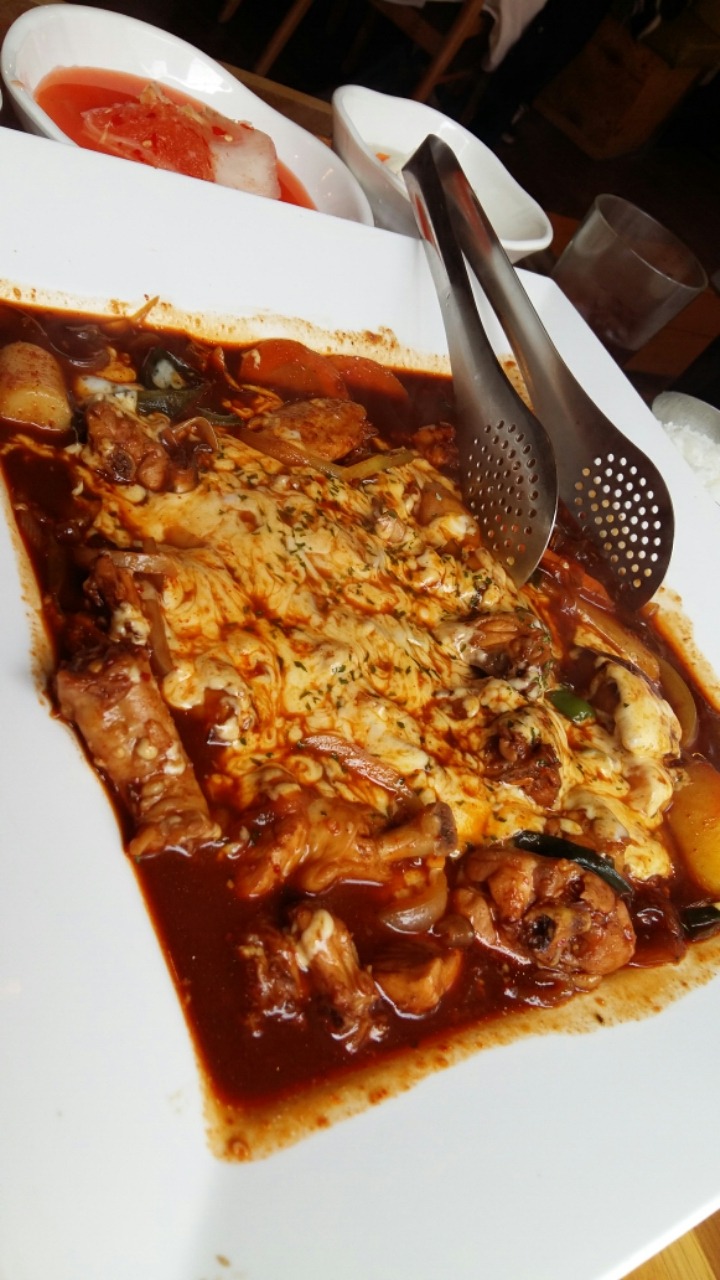 마당나온수탉 이미지