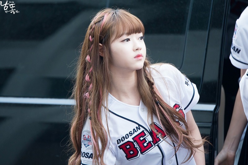 볼이랑 입술이 귀여운 오마이걸 유아 | 인스티즈