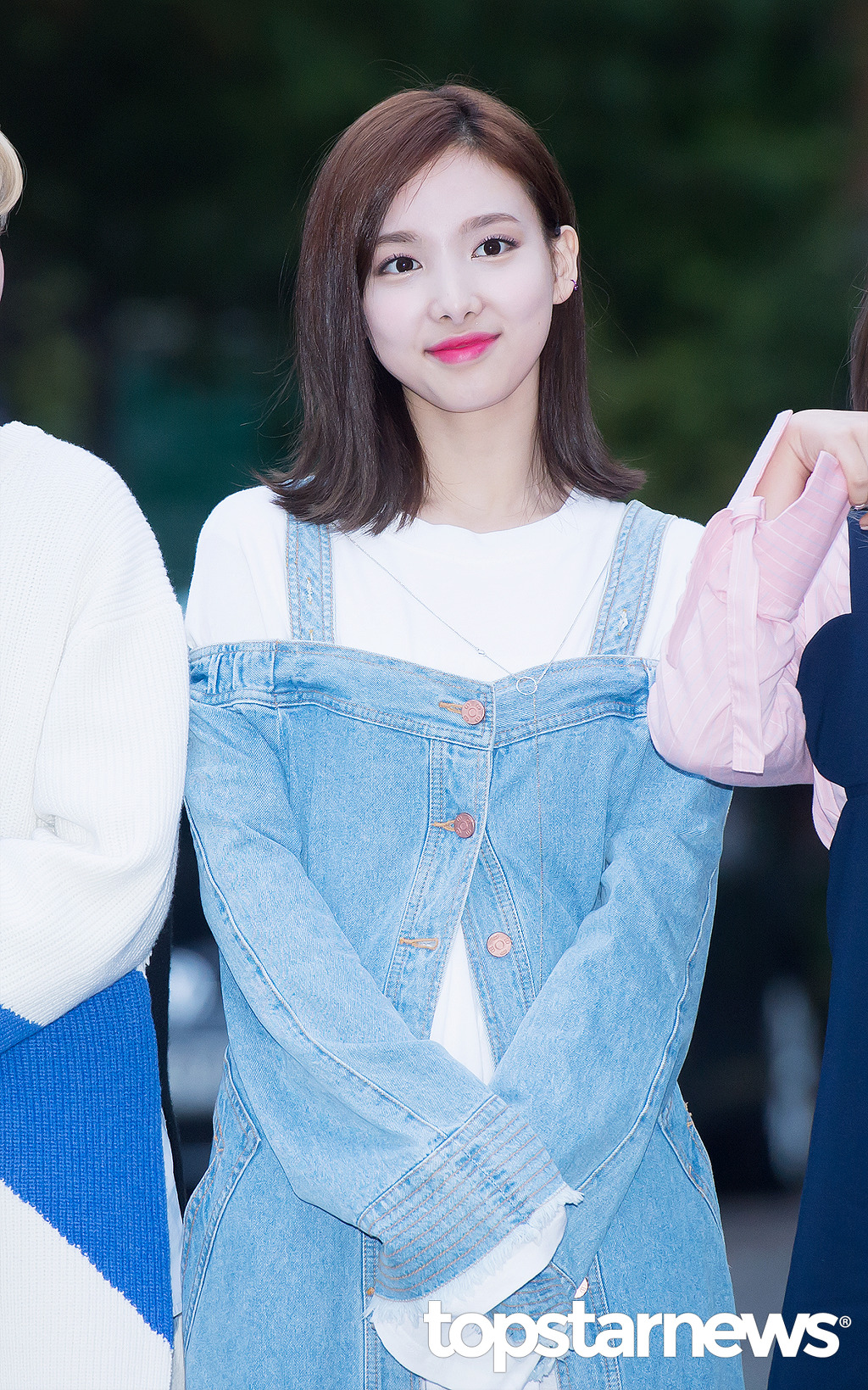 [트와이스] 뮤직뱅크 출근길 멤버들 톱스타뉴스 기사사진 | 인스티즈
