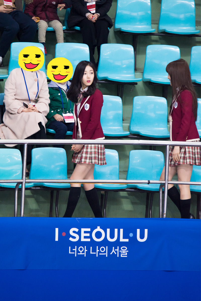 걸그룹 여자친구를 보고 흐뭇해하는 외국인 아재.JPG | 인스티즈