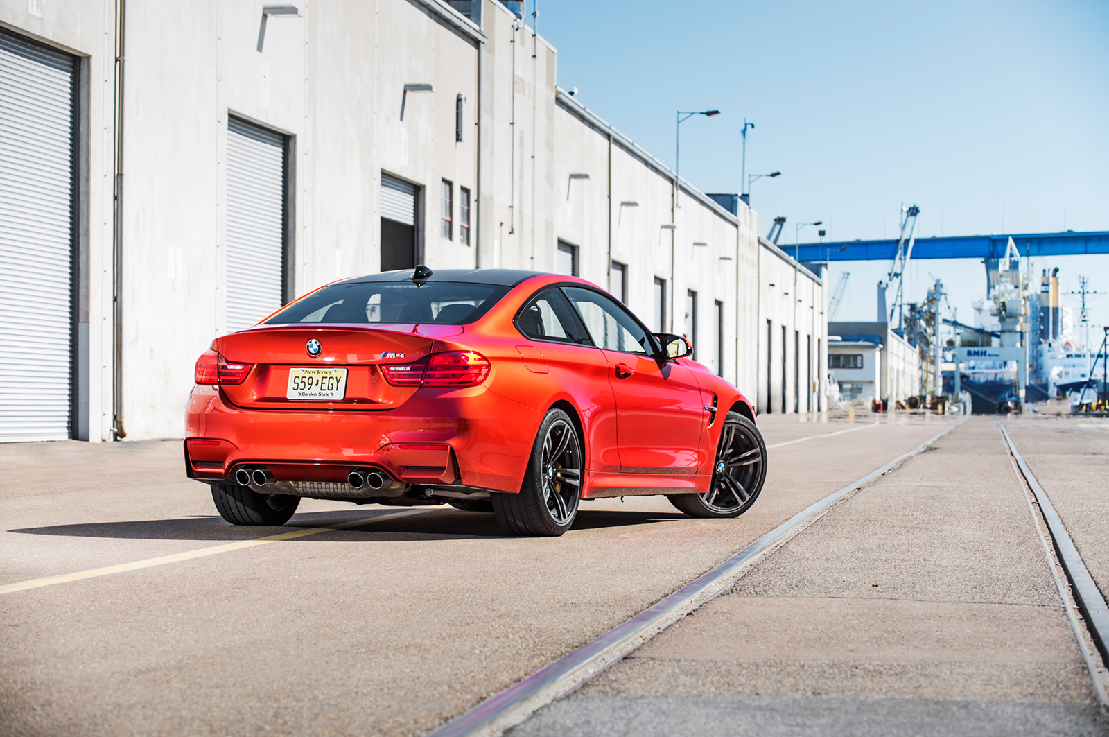 쉐보레 신형 카마로 vs BMW M4 | 인스티즈
