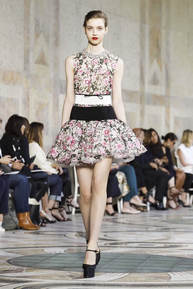 2018 S/S Giambattista Valli 오뜨꾸뛰르 컬렉션 | 인스티즈