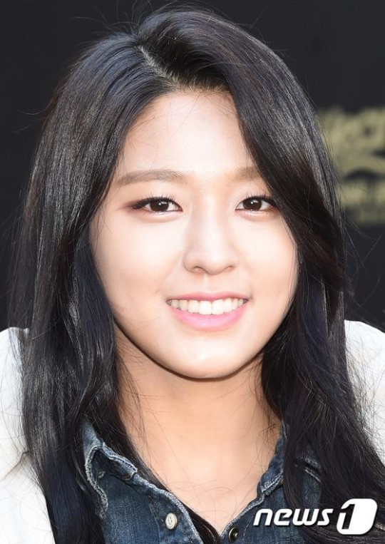 오늘자 설현 | 인스티즈