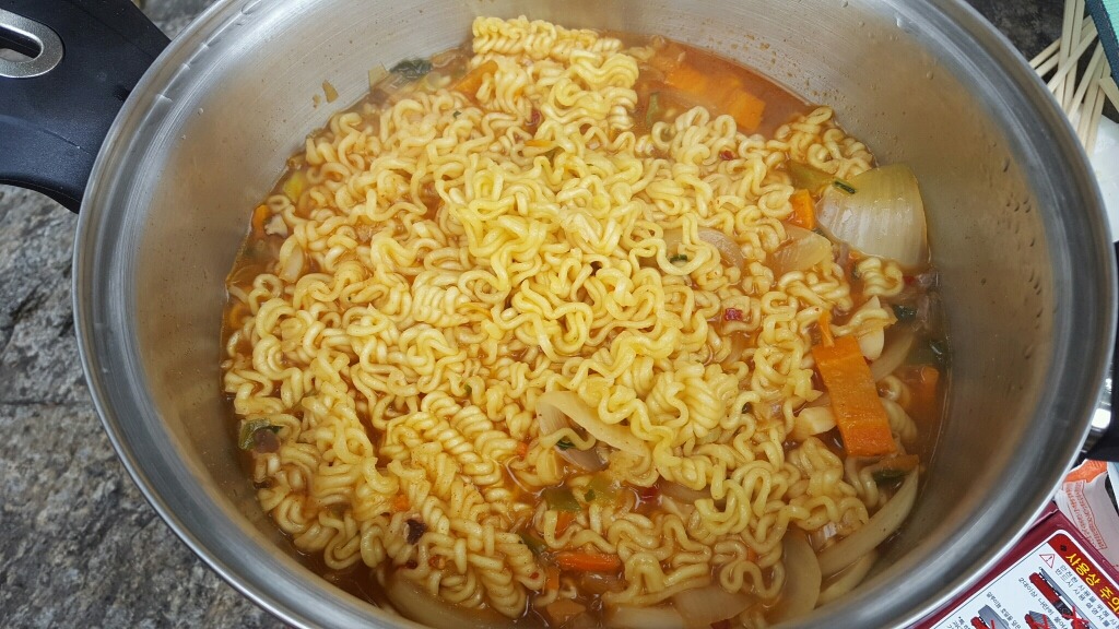 라면이 가장 맛있는 장소 | 인스티즈