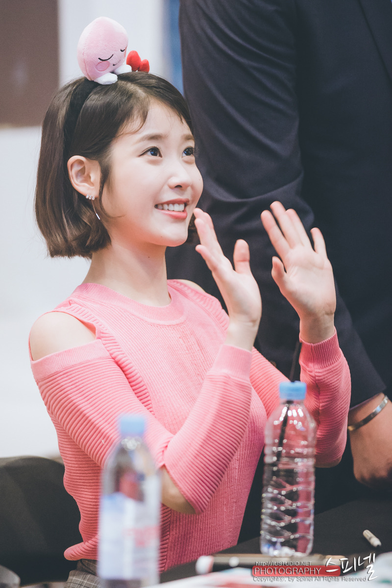 [17.04.30] 코엑스 팬사인회 아이유.jpg | 인스티즈