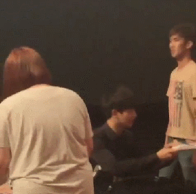 하이파이브,악수 거절 당하는 연예인들 | 인스티즈