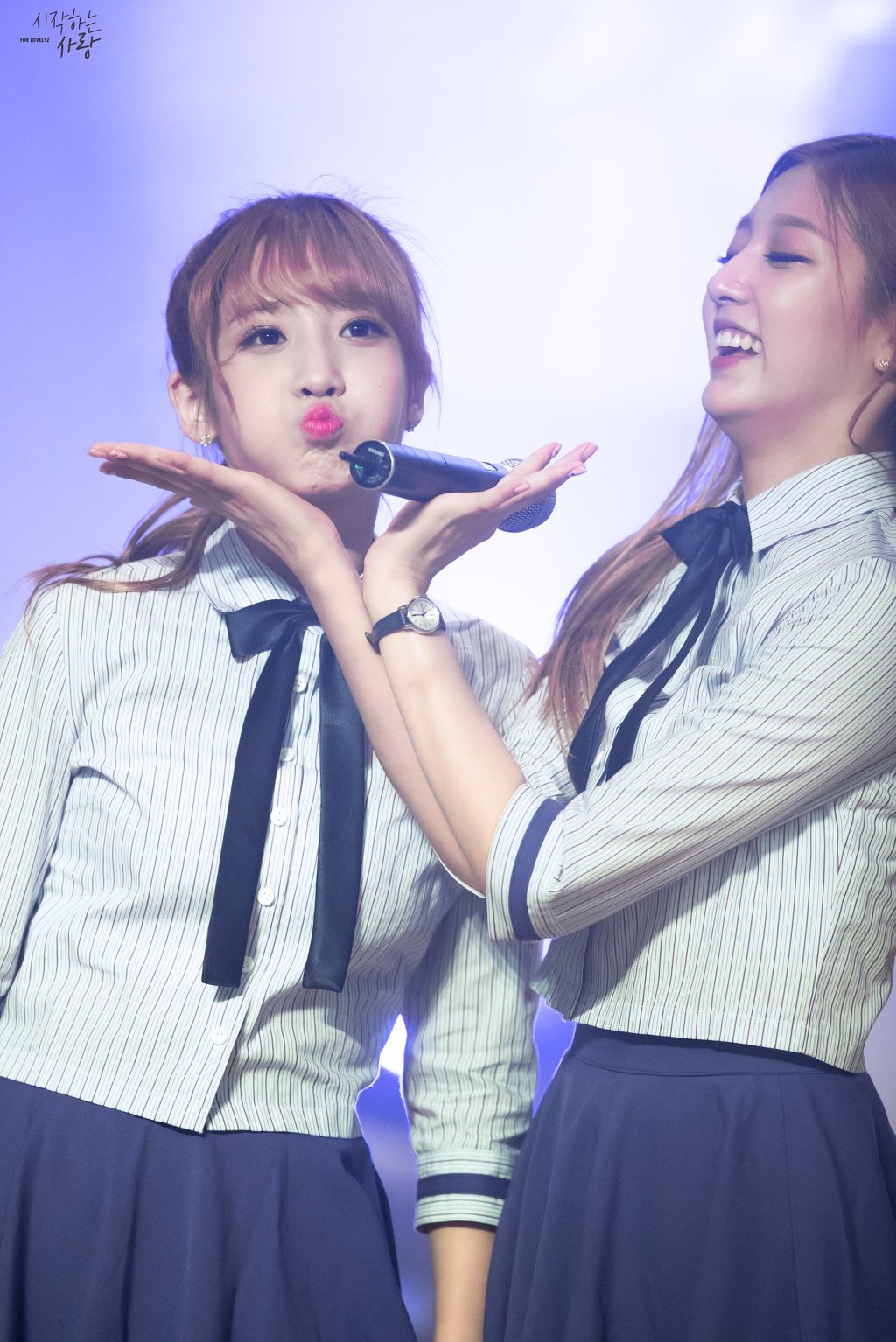 러블리즈 지애 귀여워해주는 예인이 | 인스티즈