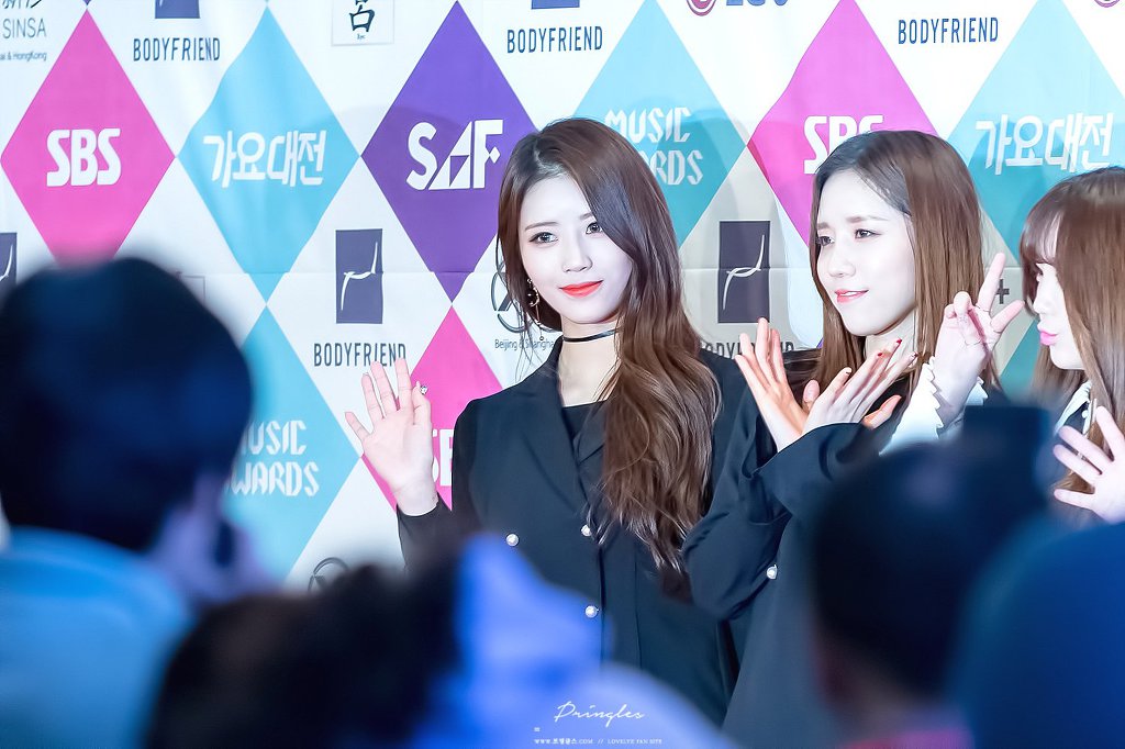 팬들에게 아직도 최고로 뽑히는 4년전 러블리즈 미주의 무대.jpgif | 인스티즈