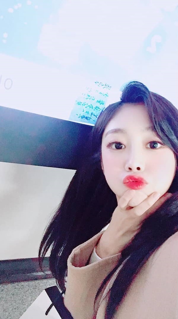 데뷔 4주년 축하 전광판가서 인증 남긴 러블리즈.jpg | 인스티즈