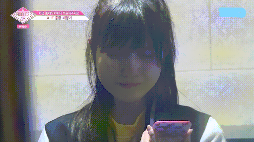 [프듀48] 부모님과 전화하며 눈물 흘리는 연습생들.gif | 인스티즈