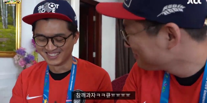 쉬지않고 게겐프레싱하는 북한 옥류관 직원.jpg | 인스티즈