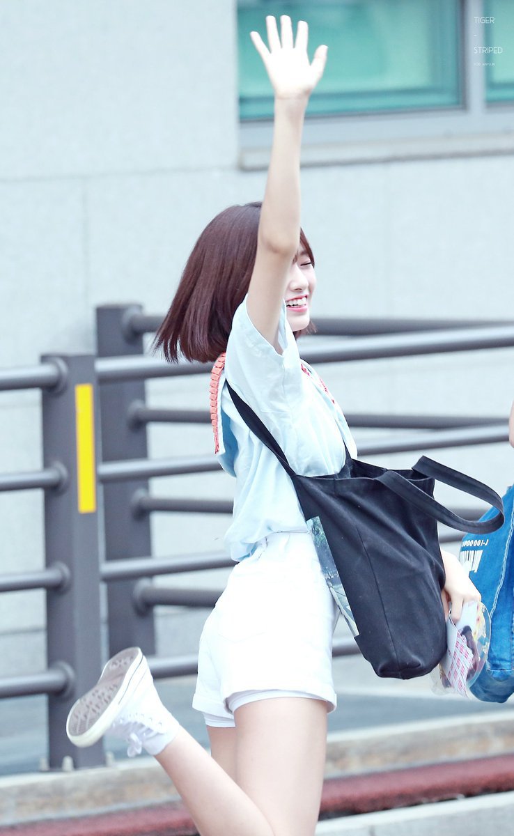 [프로듀스48] 오늘자 향후 스타쉽 미래플 책임질 안유진, 장원영 출근길.jpg | 인스티즈