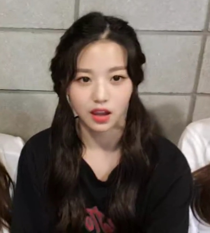 [아이즈원] 양갈래 머리가 잘어울리는 막내 | 인스티즈