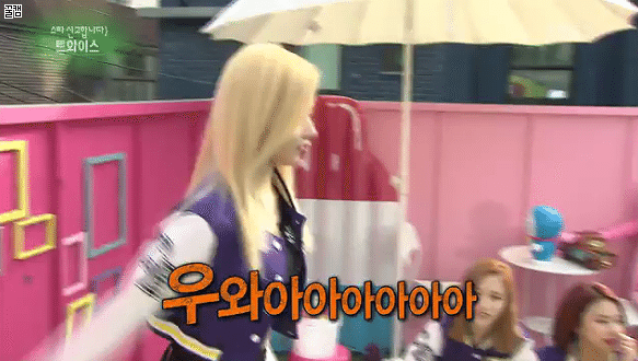 쌍옆돌기하는 모모&사나.gif | 인스티즈