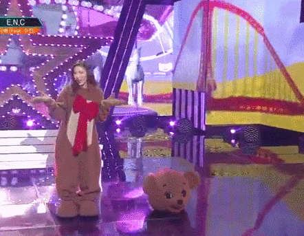 뮤직뱅크에 출연한 이사배.gif | 인스티즈
