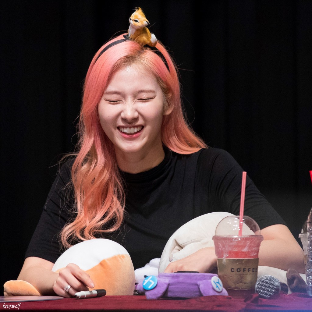 오늘이 생일인 트와이스 사나.jpgif (335장) | 인스티즈