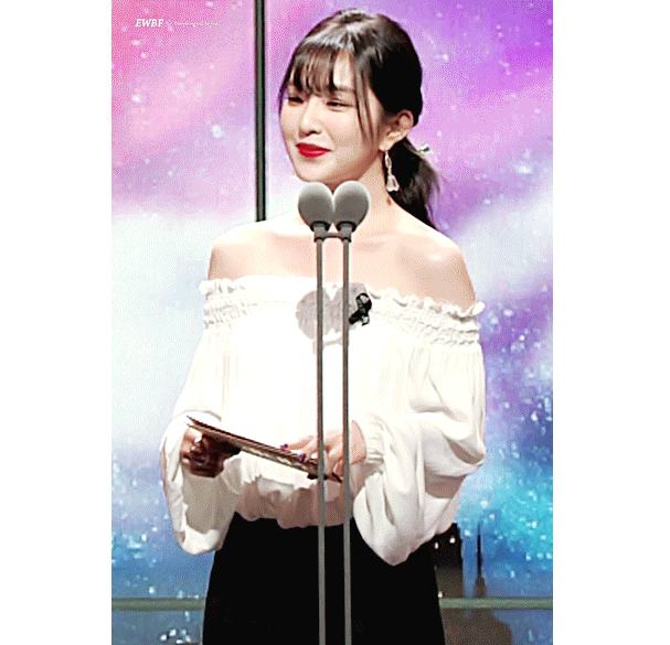 매년 연말 시상식에서 미모 폭발하는 아이린.jpgif | 인스티즈