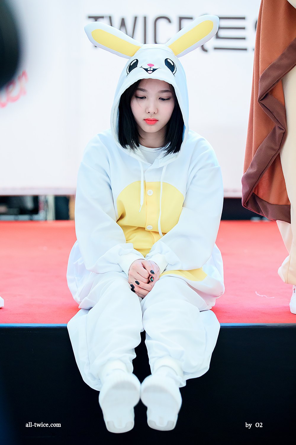 이제 시크해지고 싶은 나연 | 인스티즈