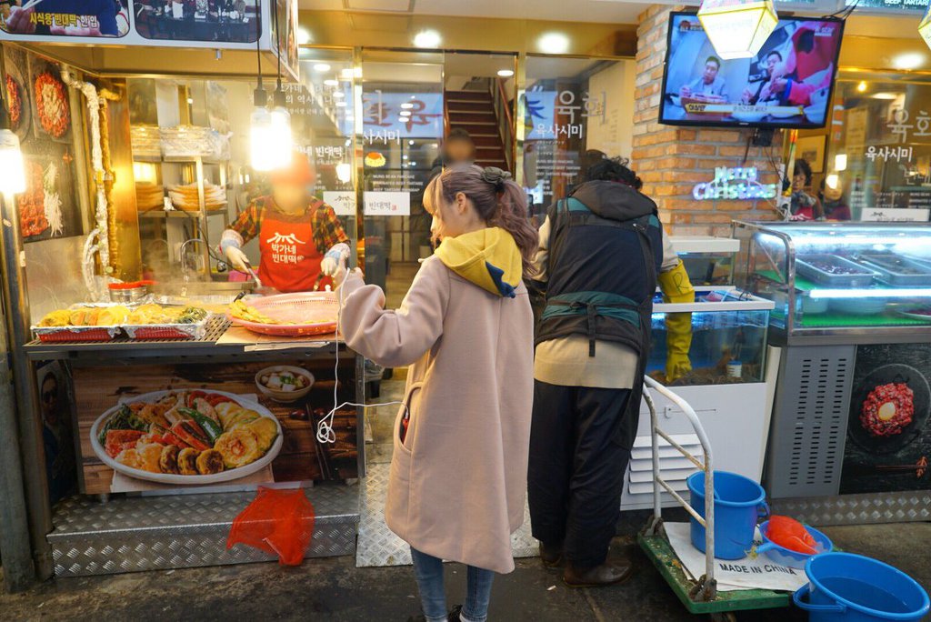 [일본AV] 모모노기 카나 한국팬미팅 기사사진 & 광장시장 방문사진 | 인스티즈