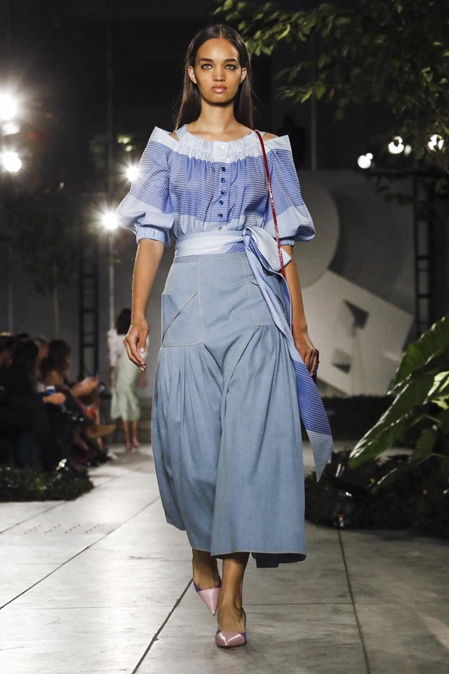 2018 S/S 캐롤리나 헤레라 컬렉션 | 인스티즈