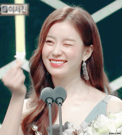 드레스가 유난히 잘 어울리는 여자연예인들.GIF | 인스티즈